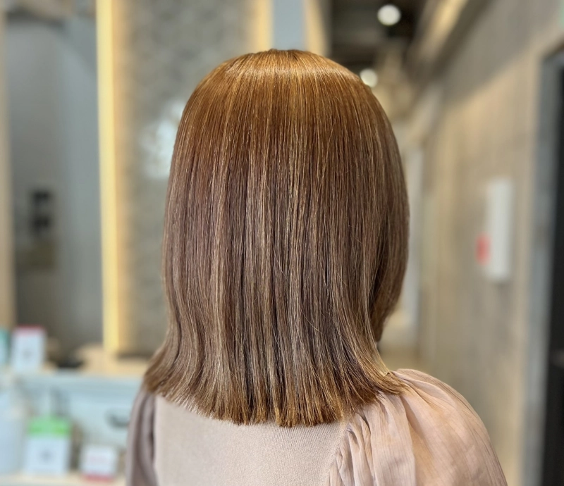 白髪隠しだけじゃない!ハイライト×髪質改善で始める白髪のうねり対策