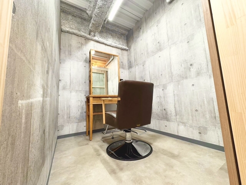 ARiA by ECLART 新宿南口店