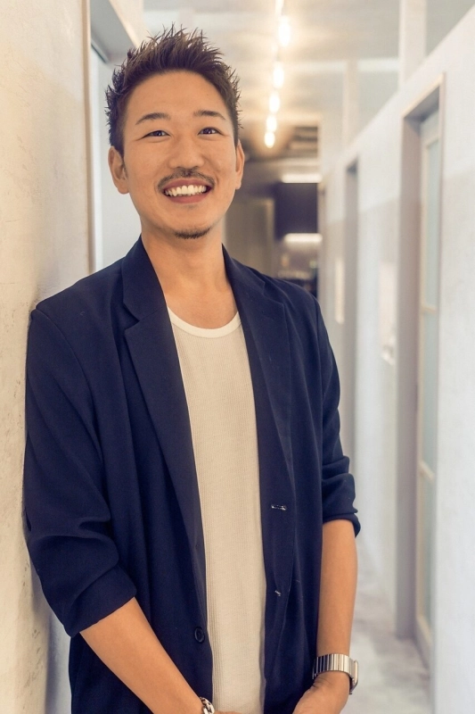 西館 亮太